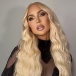 @thechristinequinn