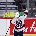Connor Bedard (@_connorbedard)