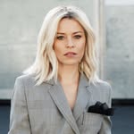 @elizabethbanks