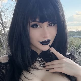 Lin Lamar (@pinkchyuwu)